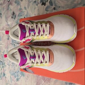 New Women's Easy Spirit Comfort Tennis Shoe. White/Multi. Size 8.5 medium